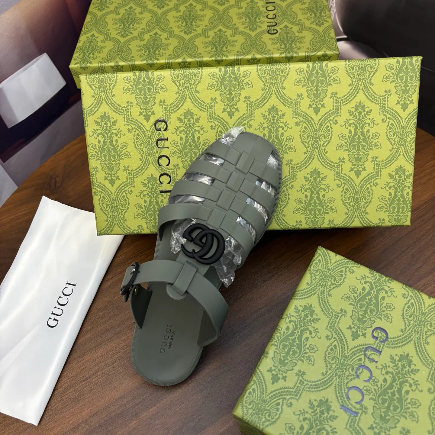 Men's shoes 260💰 [Gucci] Counter quality, top-quality original goods, real photos! Original TPU material, fine workmanship, comfortable; genuine 1:1 replica Size: 38 ~ 46